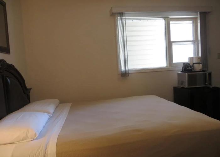 Hi-Way Motel