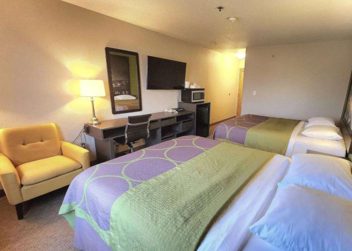 Super 8 by Wyndham Portage La Prairie MB