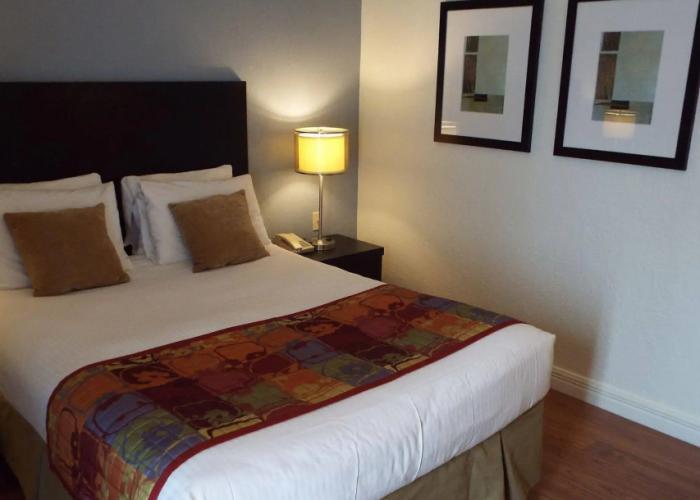The Shores Inn & Hotel