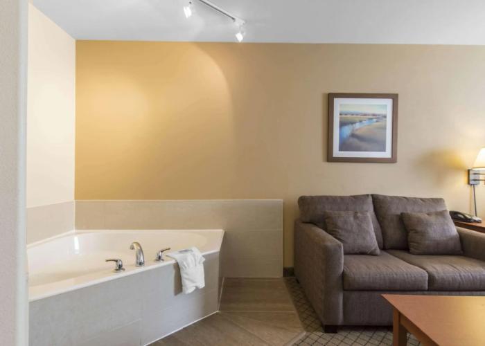 Quality Inn Airport