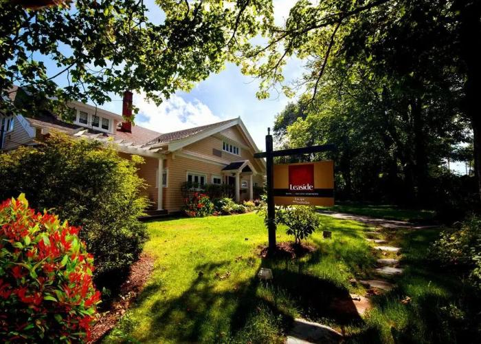 Leaside Manor by The Leaside Group
