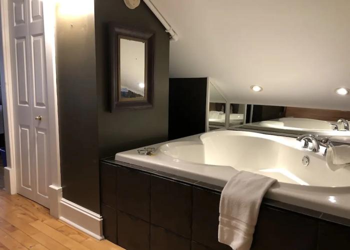 Leaside Manor by The Leaside Group