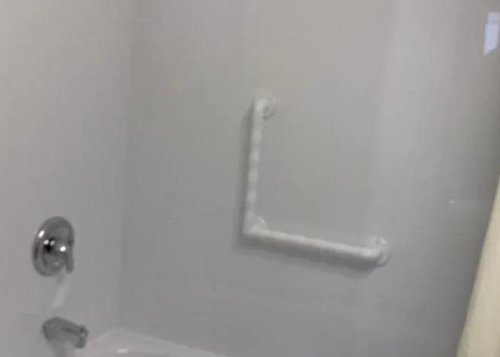 The Lionstone Inn Motel and Cottages