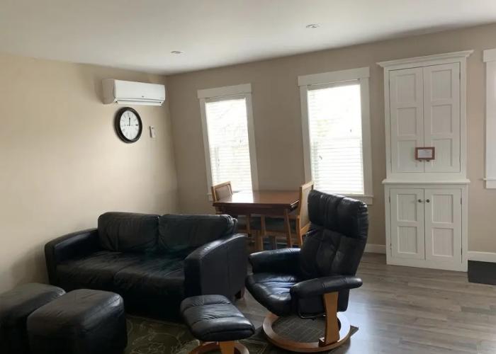 The Lionstone Inn Motel and Cottages