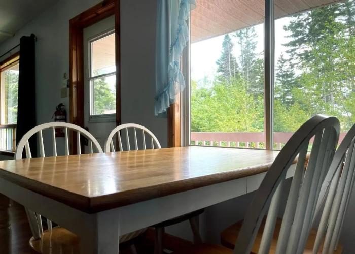 Sea Breeze Cottages & Motel