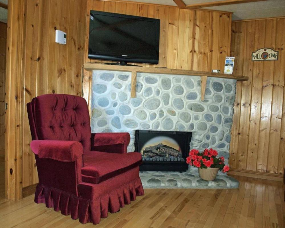 MacKenzie's Motel & Cottages