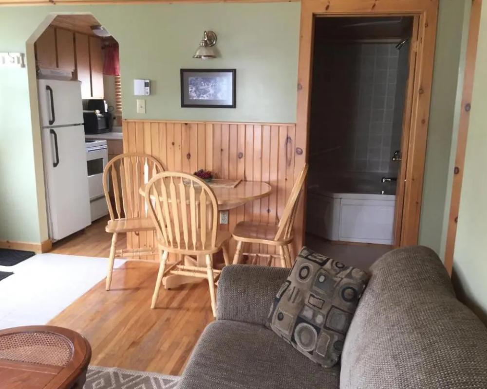 фото MacKenzie's Motel & Cottages