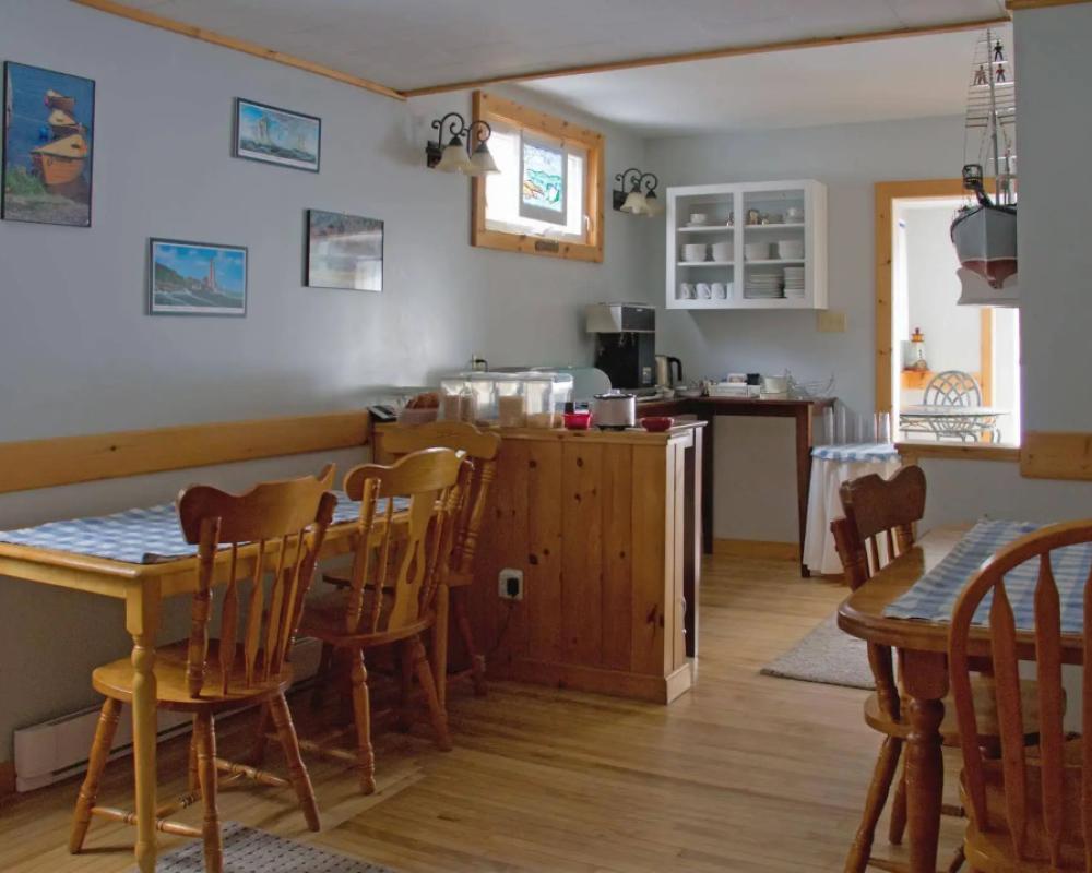 фото MacKenzie's Motel & Cottages