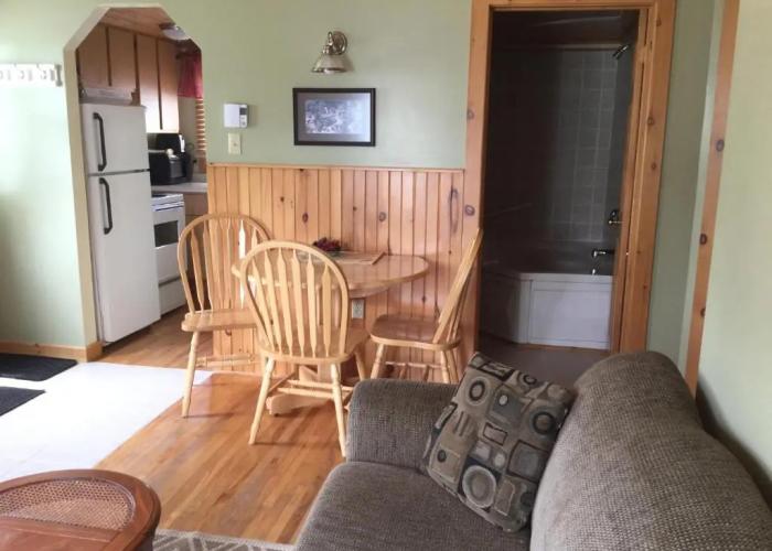 MacKenzie's Motel & Cottages