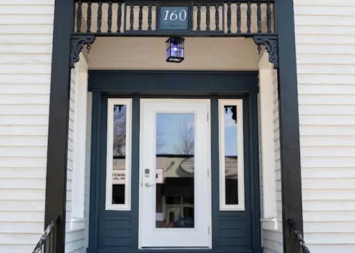 Loyalist Inn & Suites