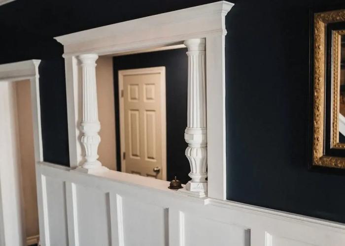 Loyalist Inn & Suites