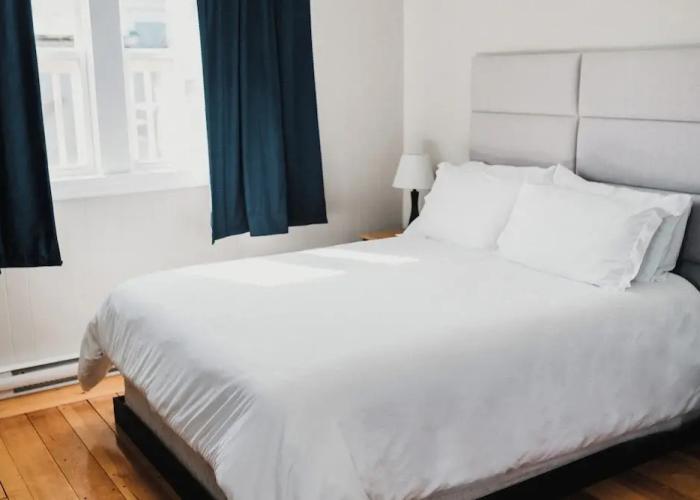 Loyalist Inn & Suites