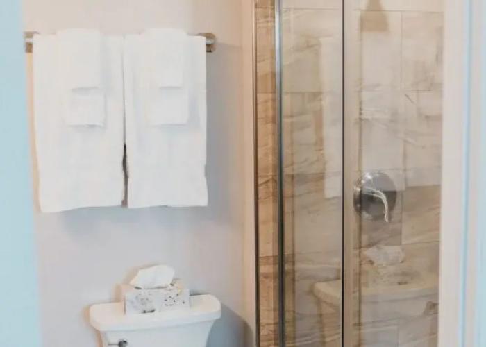 Loyalist Inn & Suites