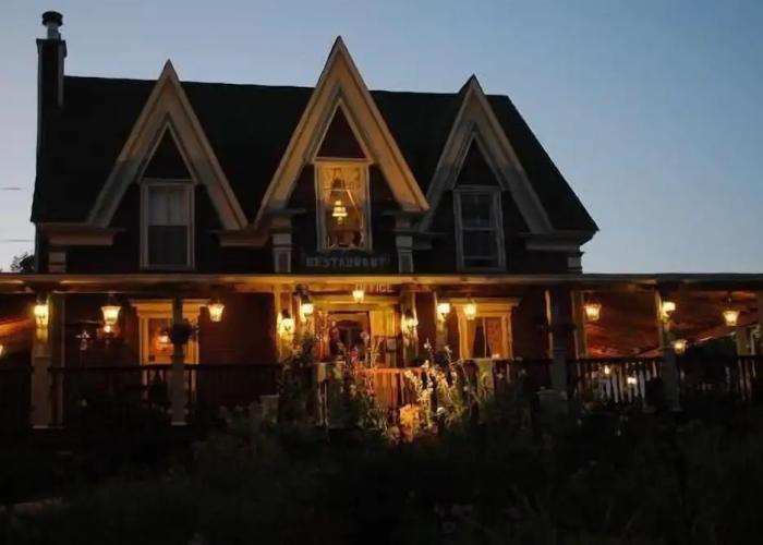 Lynwood Inn