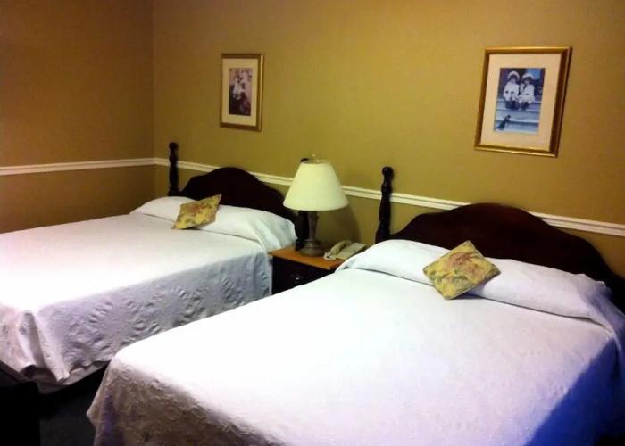Lynwood Inn