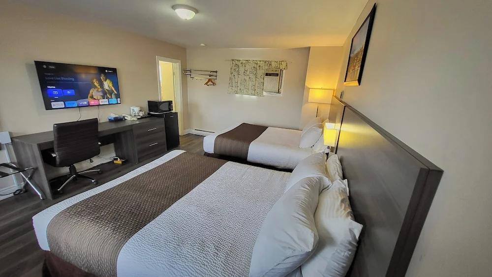 фото Maple Leaf Inn & Suites