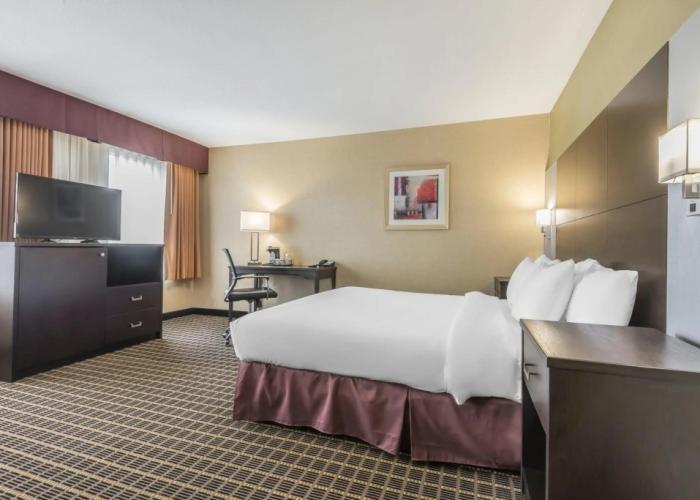 Quality Inn & Suites Downtown