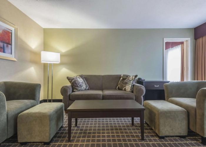 Quality Inn & Suites Downtown