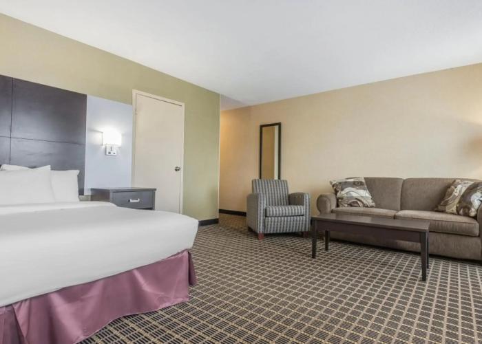 Quality Inn & Suites Downtown