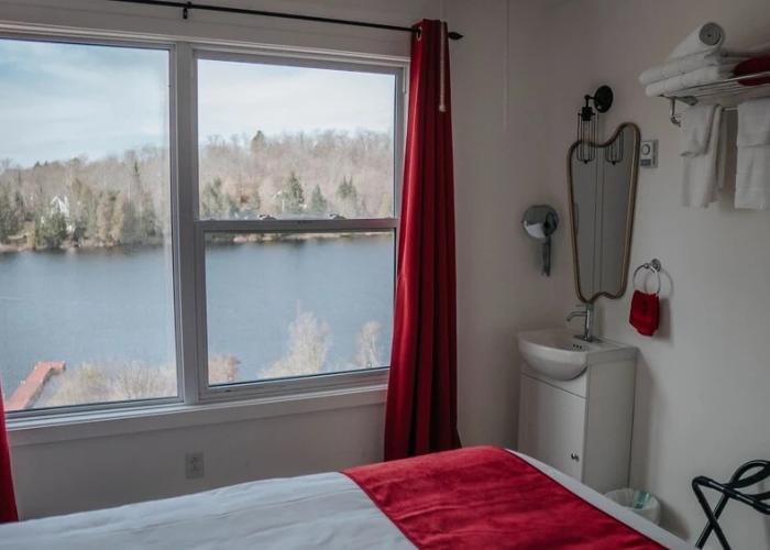 Auberge Lac du Pin Rouge