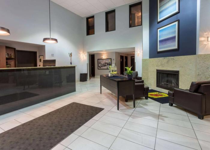 Super 8 by Wyndham Lachenaie/Terrebonne