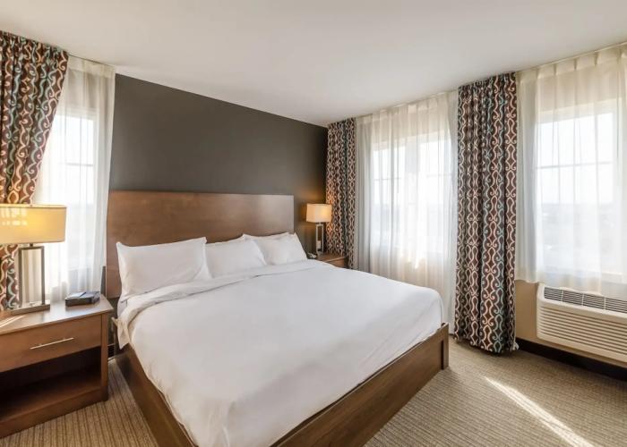 Imperia Hotel & Suites Terrebonne