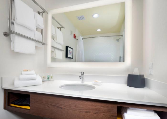 Holiday Inn & Suites Arden - Asheville Airport by IHG