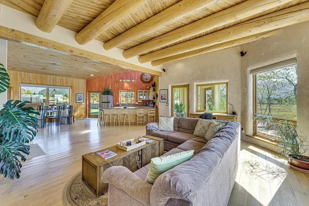 10 Mi to Taos Ski Valley: Mtn-view Duplex w/ Deck!