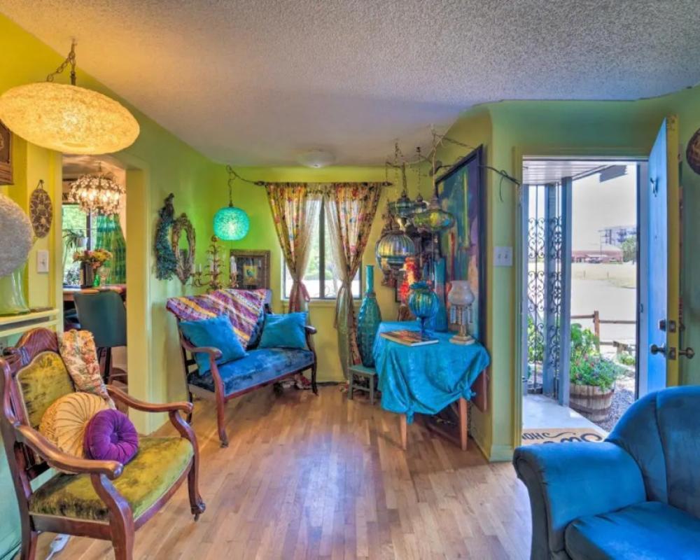 Walk to Olde Town - 1940 Vintage Bungalow!