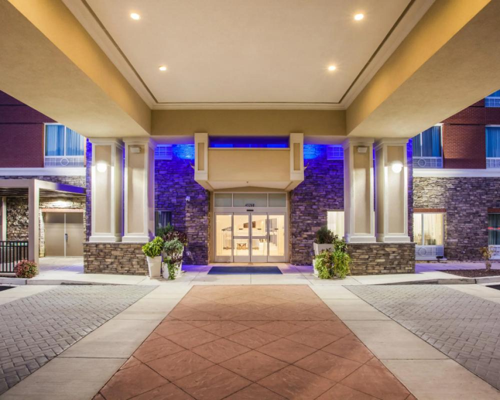 Holiday Inn Express & Suites Lexington Park-California by IHG