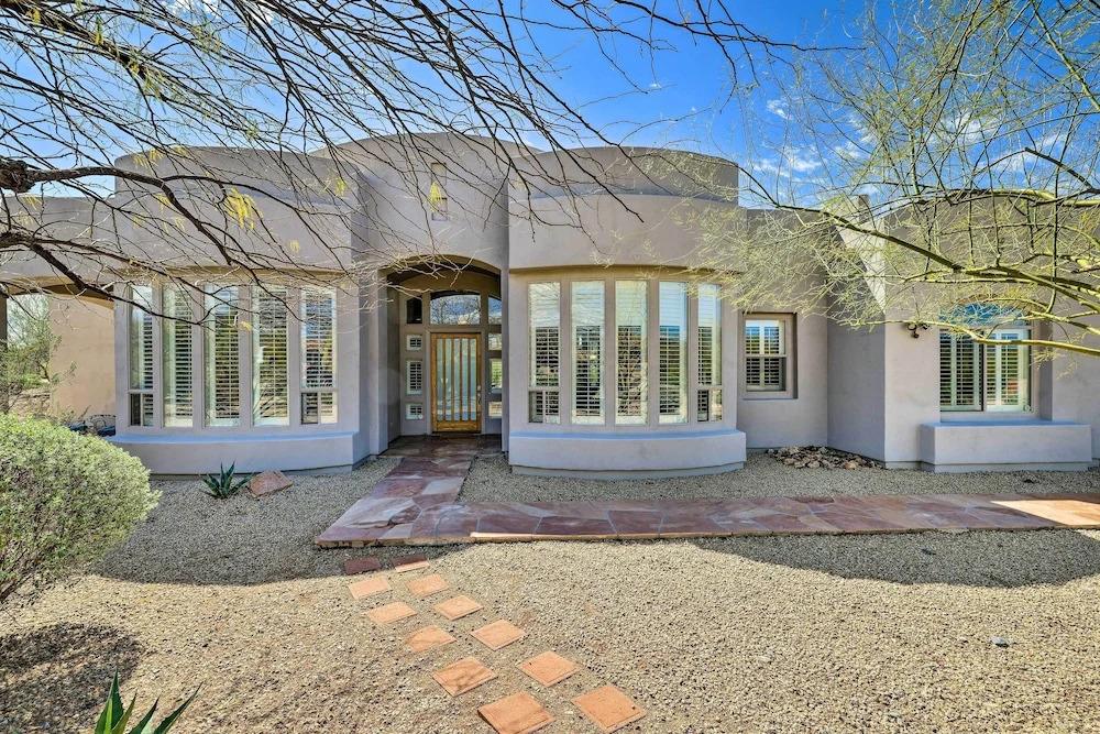 Stunning Cave Creek Home w/ Infinity Pool!