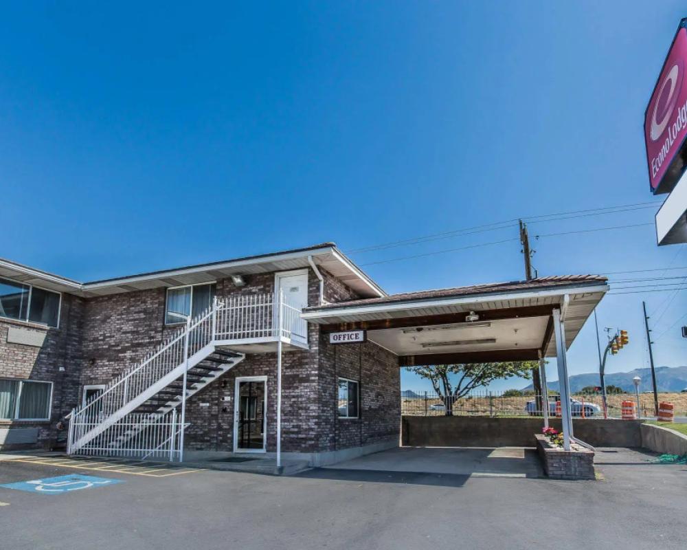 Ameri-Stay Inn & Suites