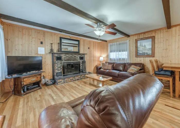 Cloudcroft Cabin Vacation Rental: 3 Mi to Skiing!