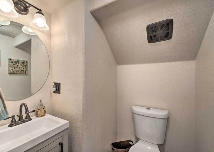 On the Rocks - A Modern Home w/ Decks & Views