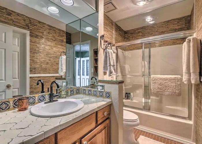 Eclectic Home w/ Deck: 4 Miles to Ski Cloudcroft!