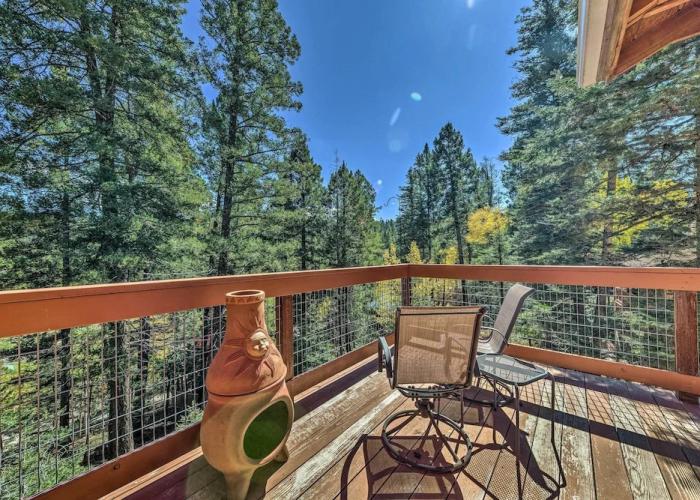 Cloudcroft Cabin w/ Deck < 2 Mi to Downtown!