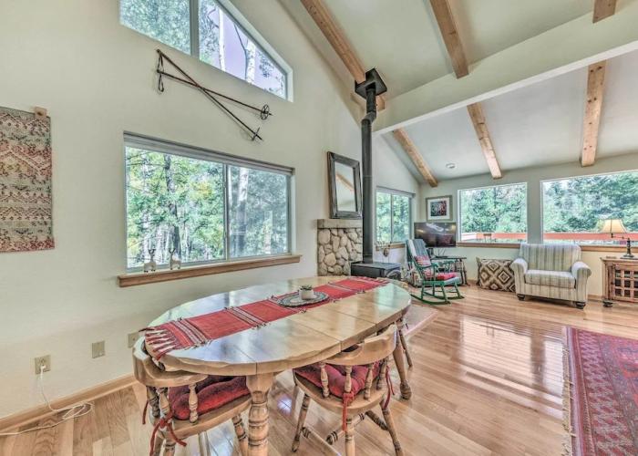 Cloudcroft Cabin w/ Deck < 2 Mi to Downtown!