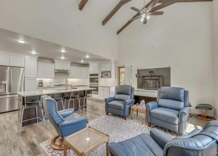 Modern Alpine Cabin 3 Miles to Ski Cloudcroft