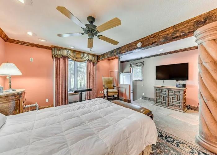 Cloudcroft Home w/ Fireplace Near Downtown!