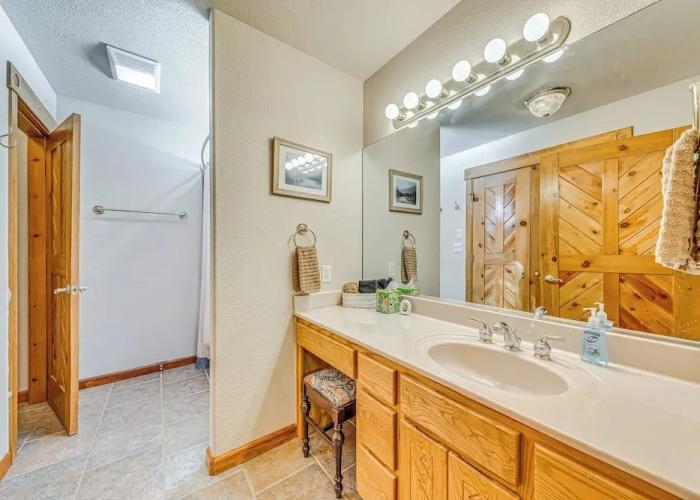 Near Hiking Trails: Spacious Cloudcroft Retreat!