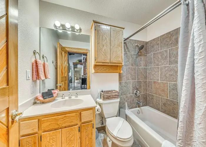 Near Hiking Trails: Spacious Cloudcroft Retreat!