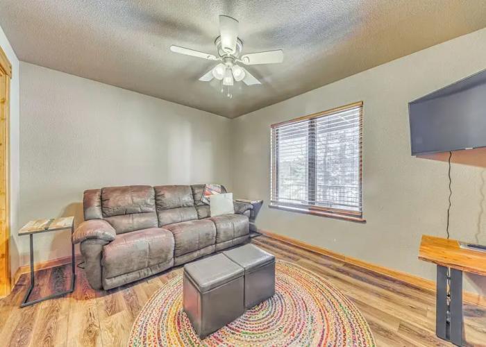 Near Hiking Trails: Spacious Cloudcroft Retreat!