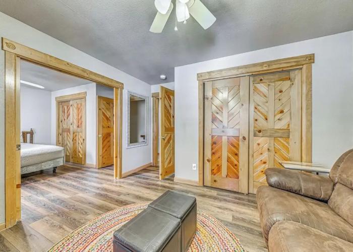 Near Hiking Trails: Spacious Cloudcroft Retreat!