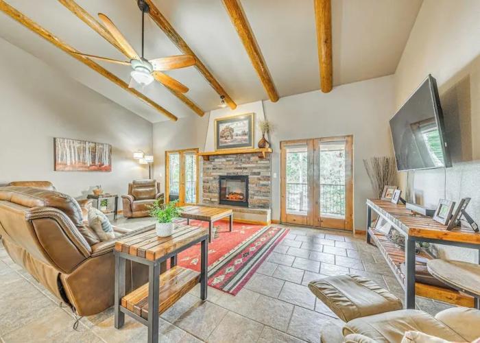 Near Hiking Trails: Spacious Cloudcroft Retreat!