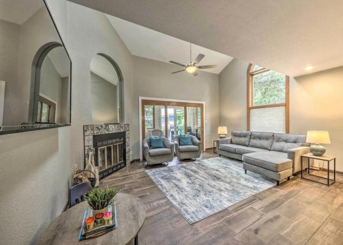 Dreamy, Family-friendly Cloudcroft Townhome!