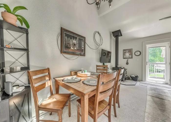 Cloudcroft Townhome on Golf Course w/ Deck!