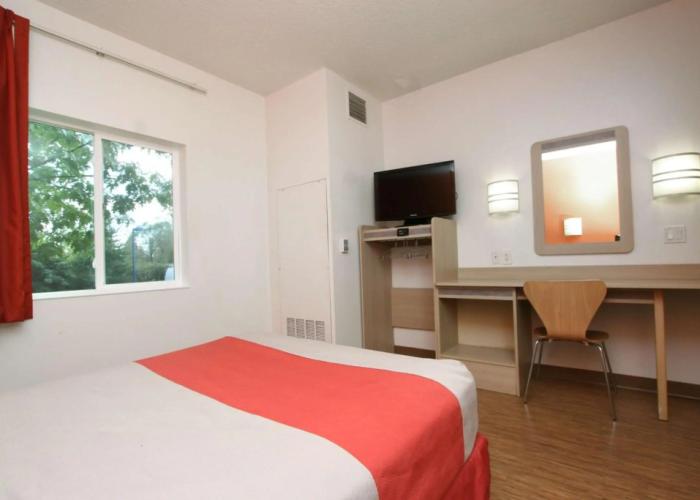 Motel 6 Colchester, VT - Burlington