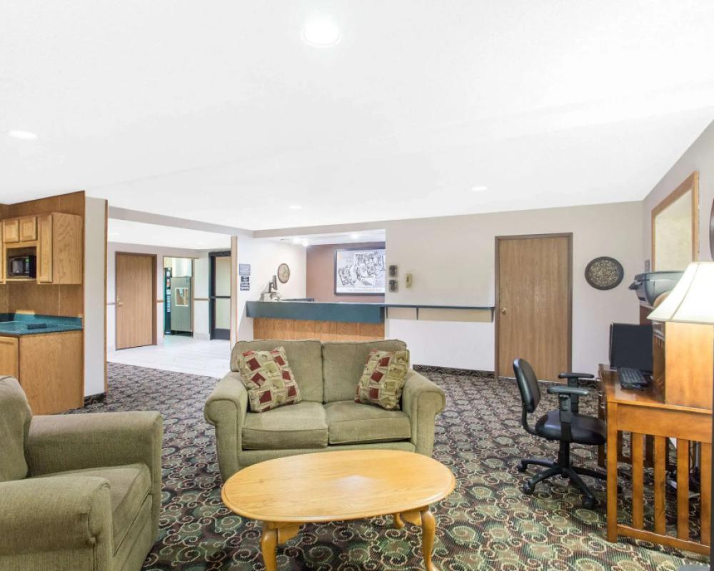 Super 8 by Wyndham Dodgeville