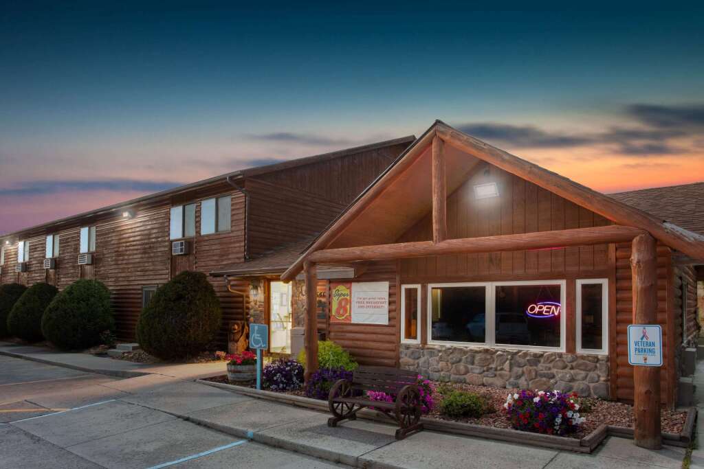 Super 8 by Wyndham Dubois