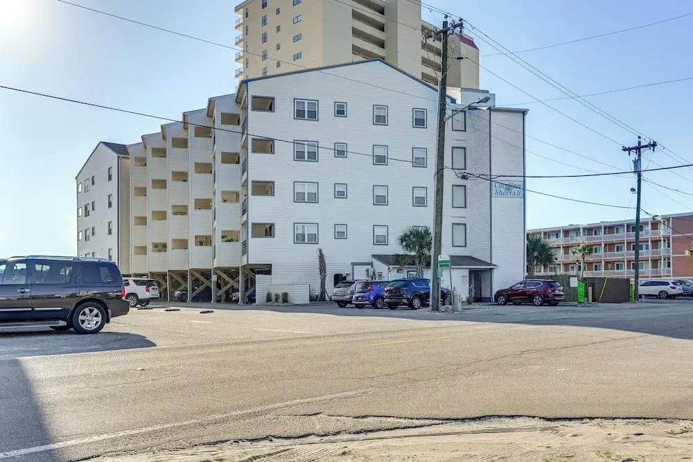 Cozy Beachfront Condo w/ Wifi, Views & Pool Access